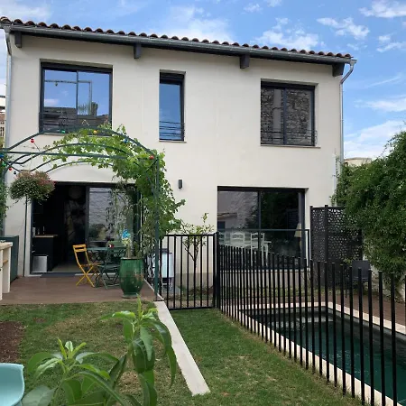 Agreable Maison De Clim/piscine/jardin Nimes