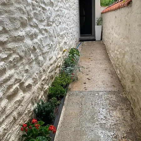 Villa Agreable Maison De Clim/piscine/jardin Nîmes