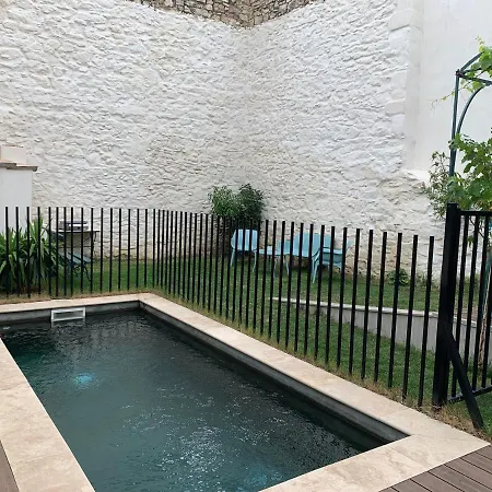 Agreable Maison De Clim/piscine/jardin Nîmes